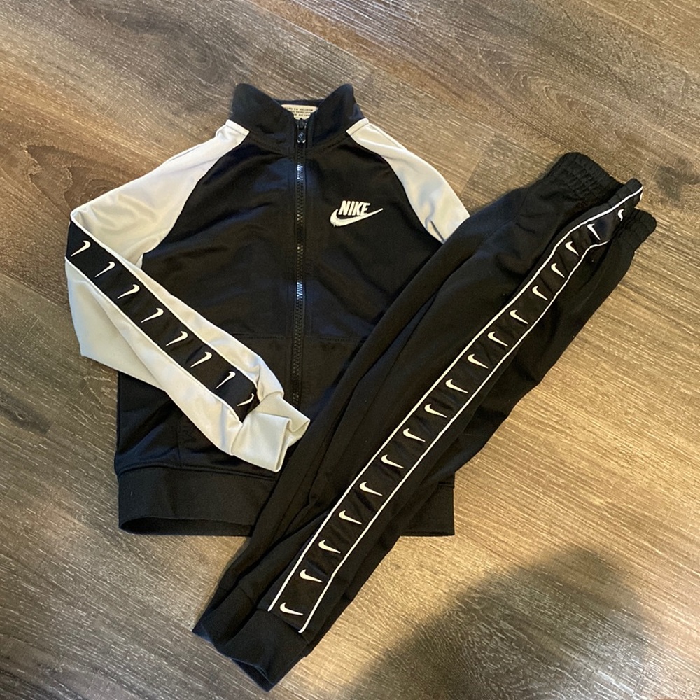 GUC Nike athletic set